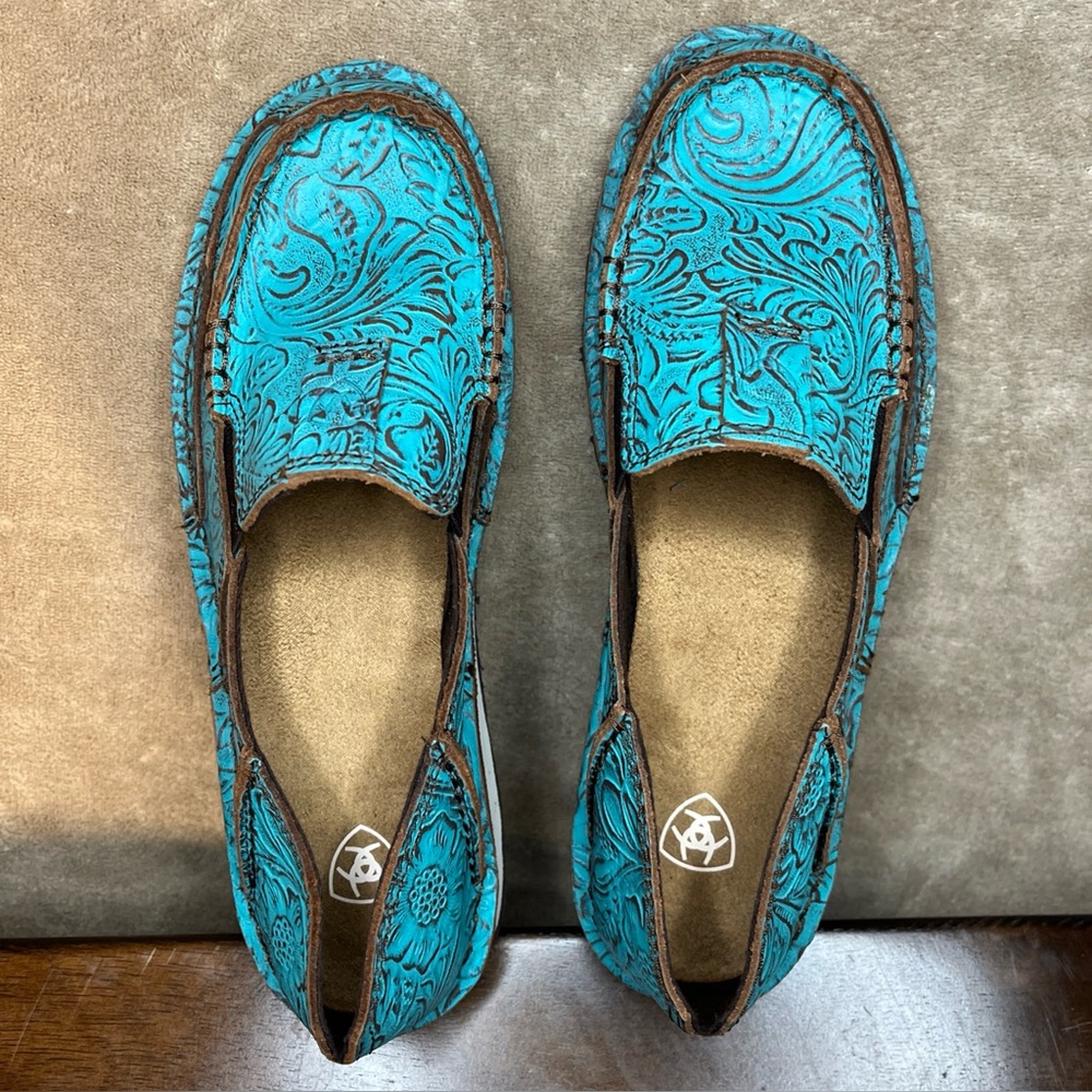 ARIAT Women's Cruiser Boat Shoe 6.5 Brushed Turquoise Floral Emboss